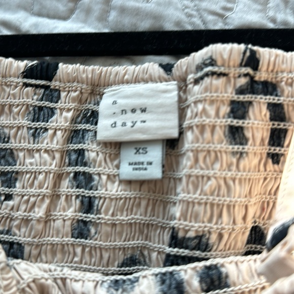 A new day casual midi dress. Removable straps bandeau elastic top. Size XS - Picture 3 of 3